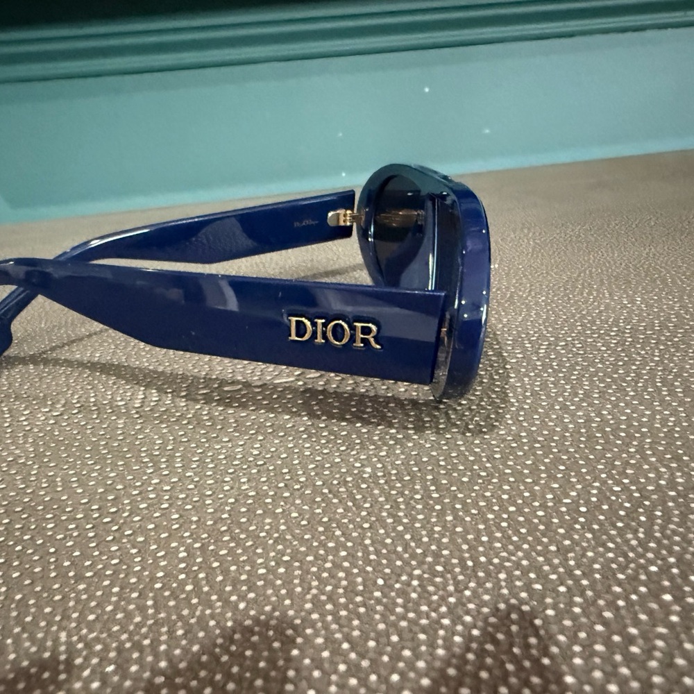 Christian Dior Oblique Sunglasses in Navy Excellent Condition - Picture 7 of 12
